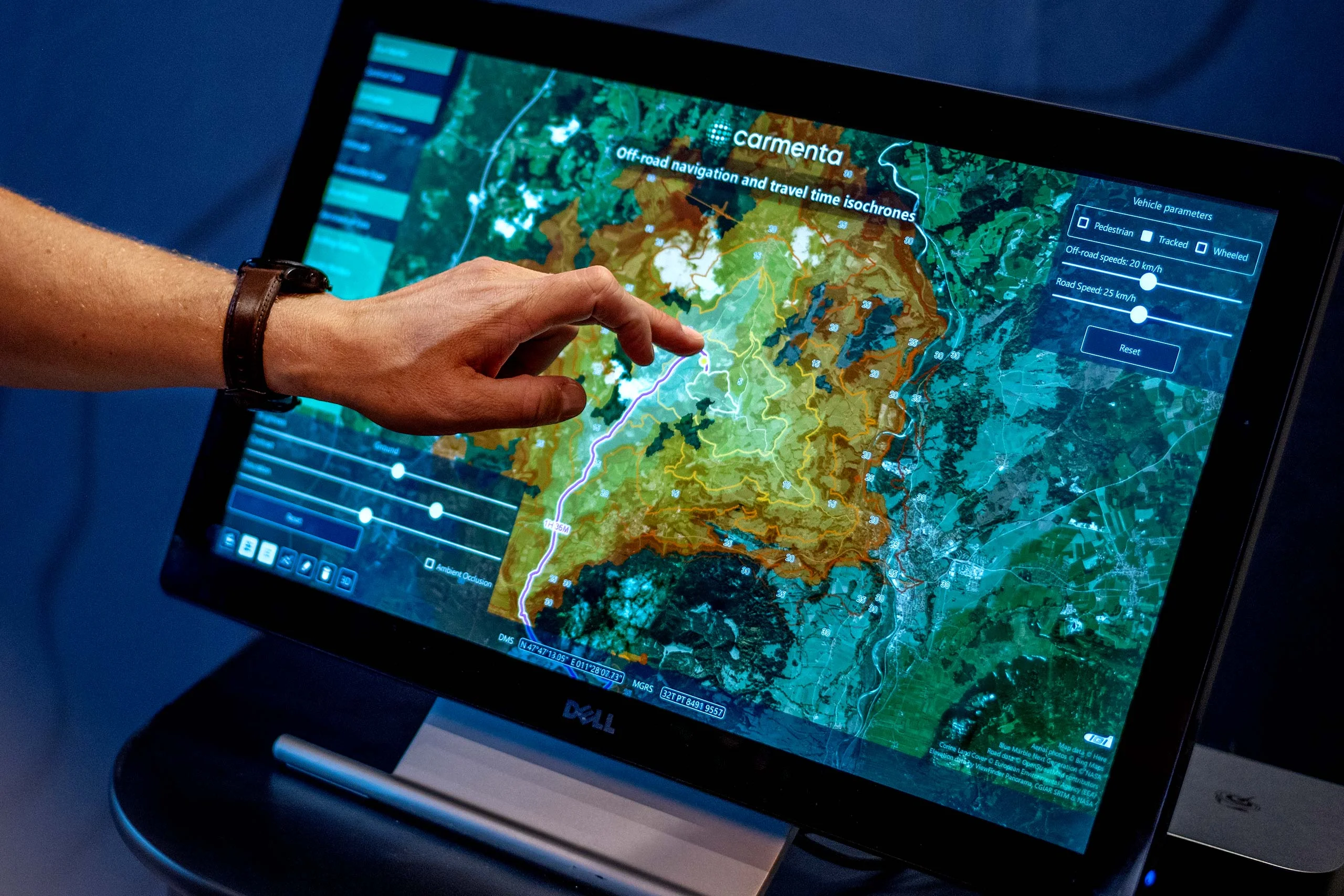 Responsive and intuitive map interfaces in Carmenta technology facilitate real-time user interaction 